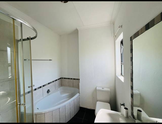 3 BEDROOM APARTMENT FOR SALE IN HONEYDEW GROVE